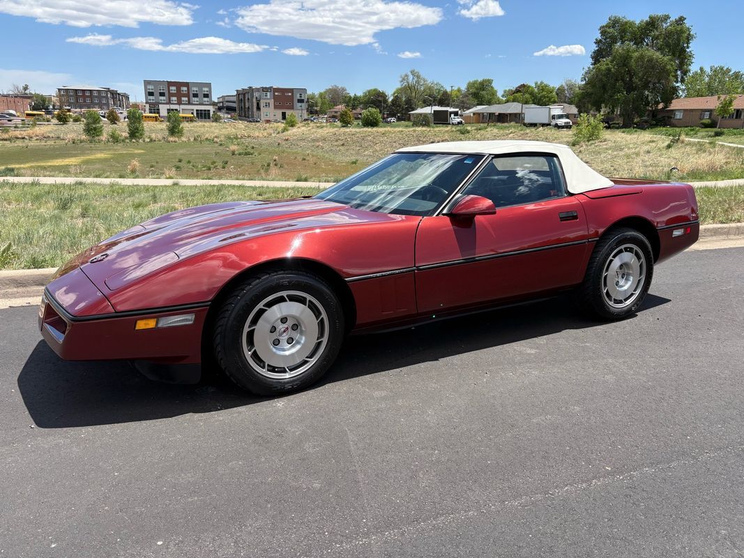 Chevrolet-Corvette-1986-18