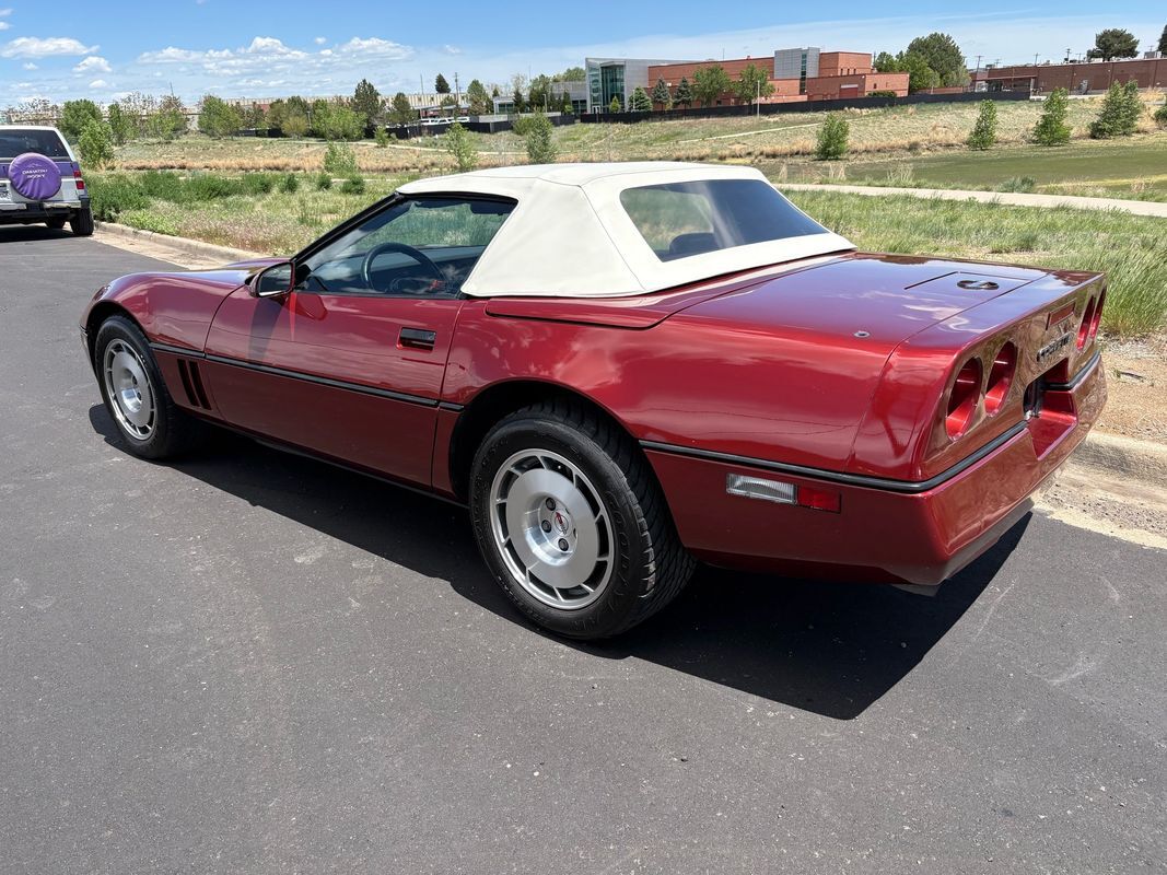 Chevrolet-Corvette-1986-22