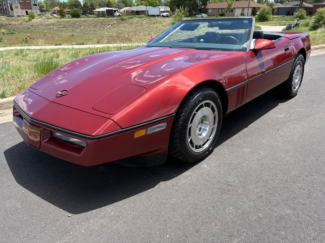 Chevrolet-Corvette-1986-26