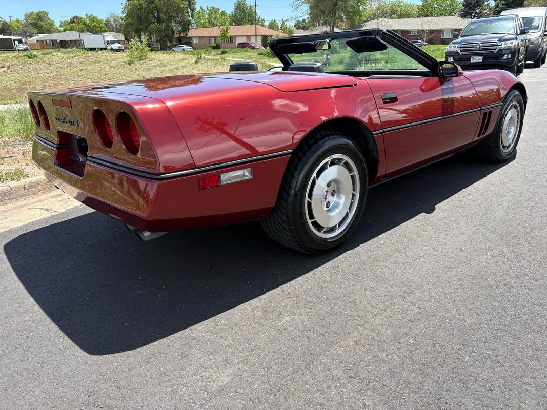 Chevrolet-Corvette-1986-37