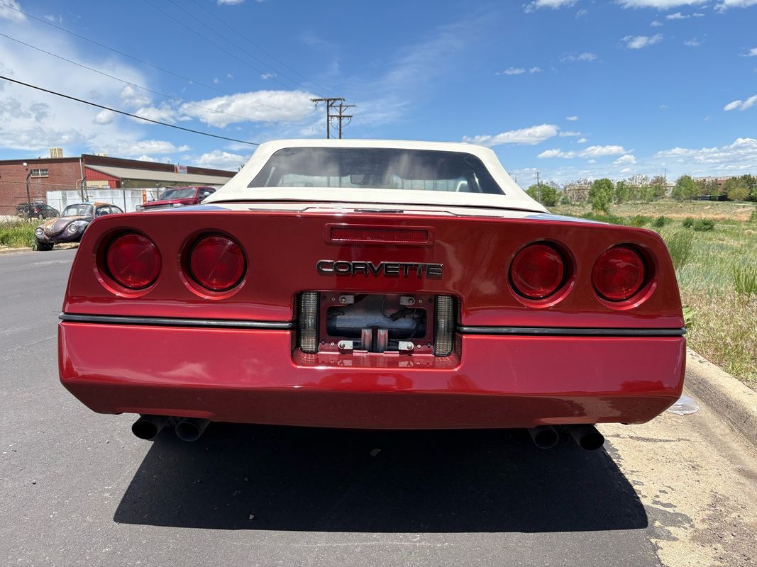 Chevrolet-Corvette-1986-5