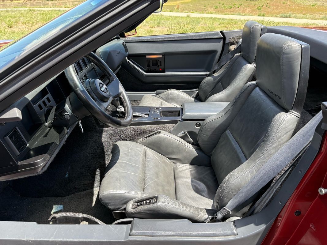 Chevrolet-Corvette-1986-7