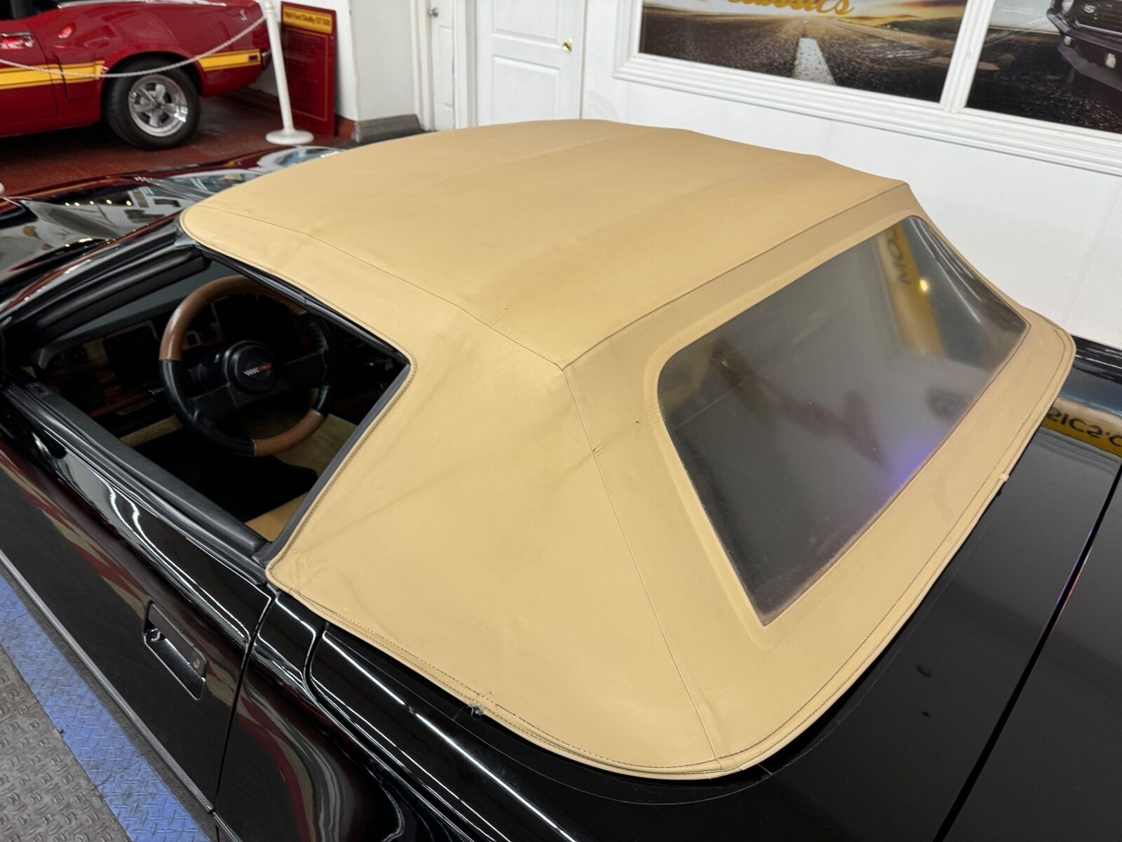Chevrolet-Corvette-1986-Convertible-11