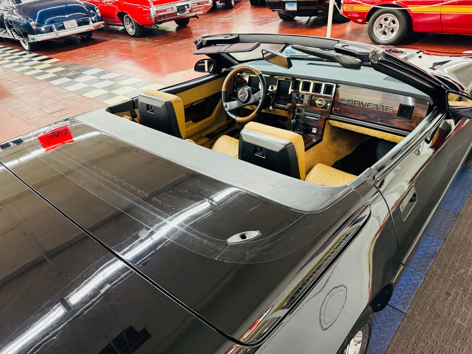 Chevrolet-Corvette-1986-Convertible-17
