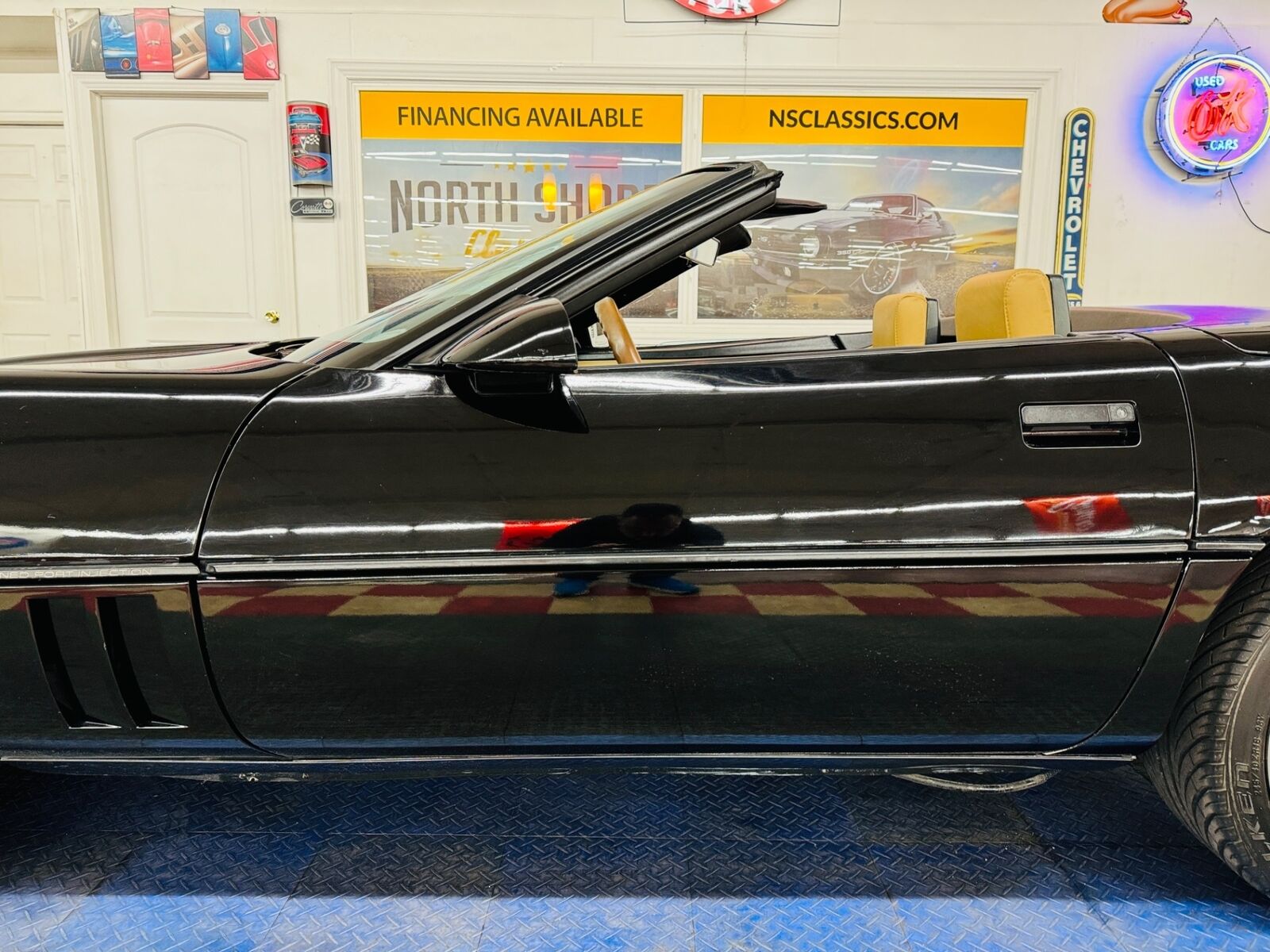 Chevrolet-Corvette-1986-Convertible-22