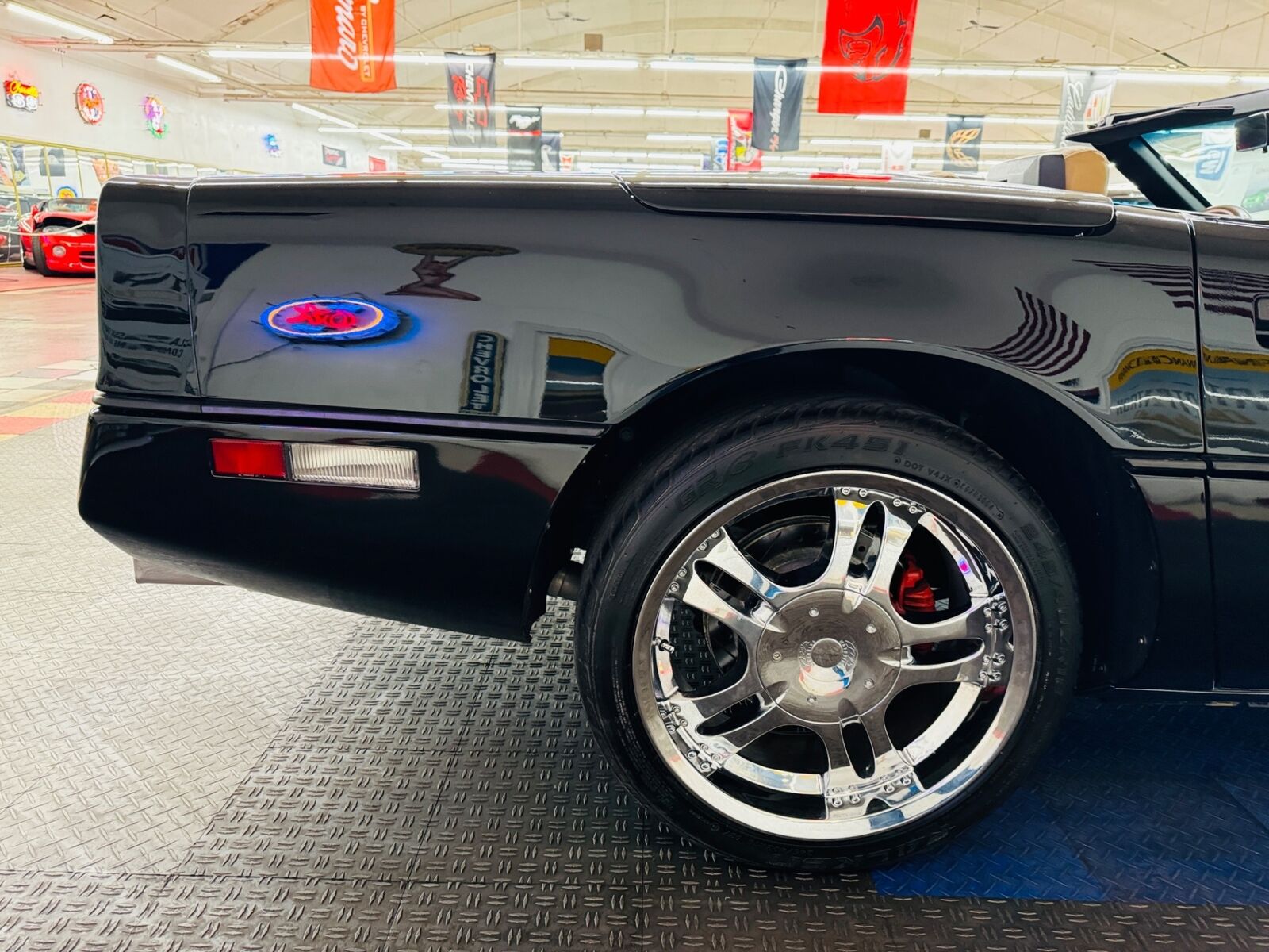 Chevrolet-Corvette-1986-Convertible-30