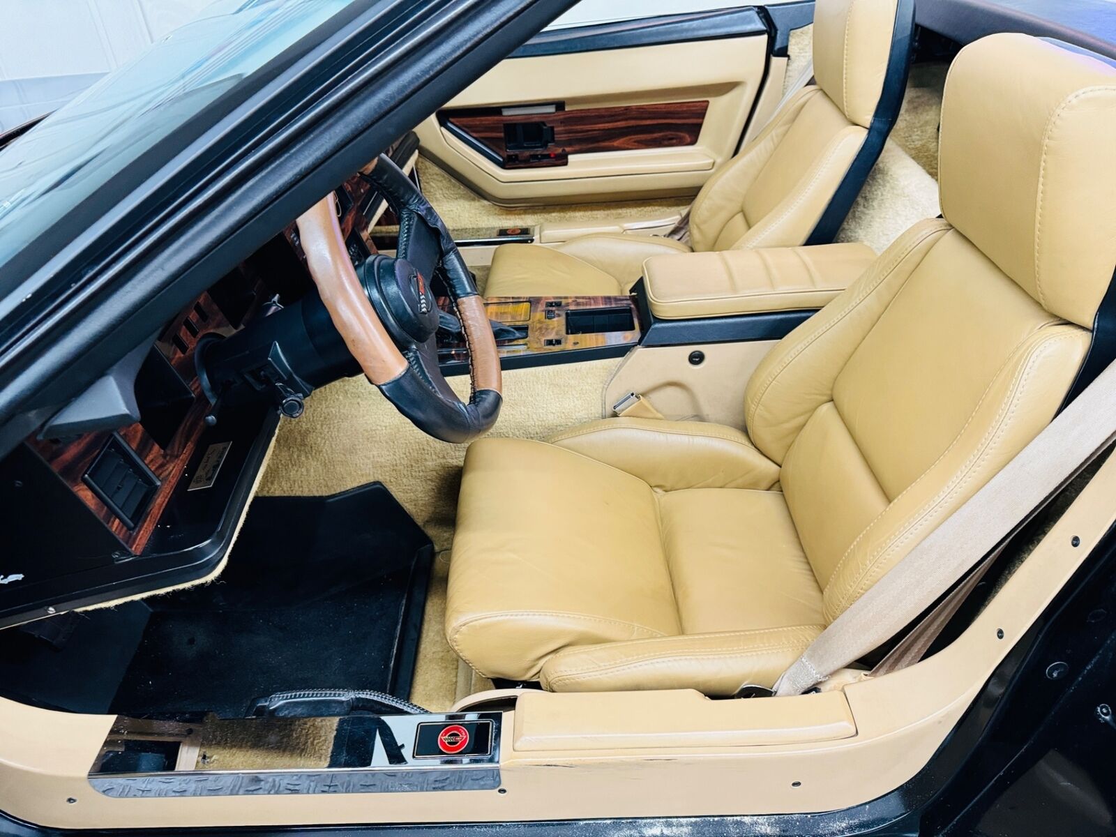 Chevrolet-Corvette-1986-Convertible-33