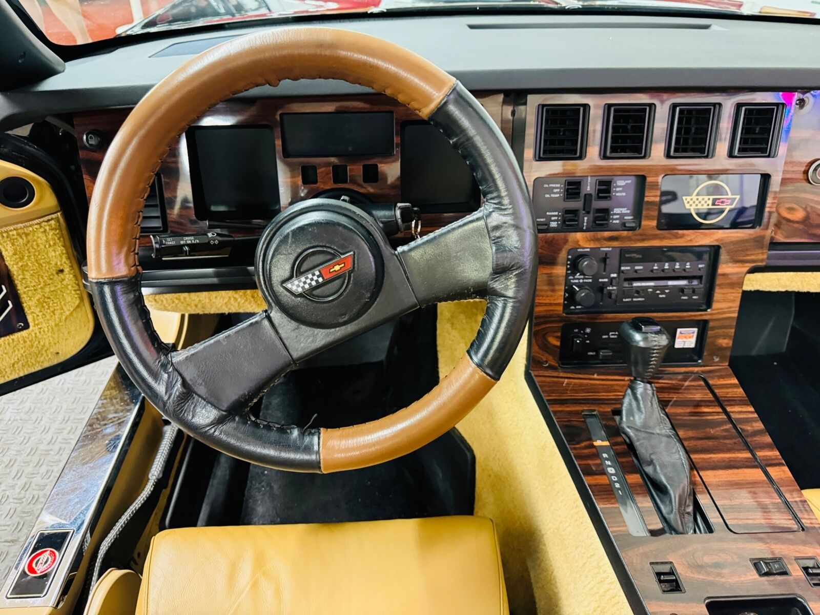 Chevrolet-Corvette-1986-Convertible-34