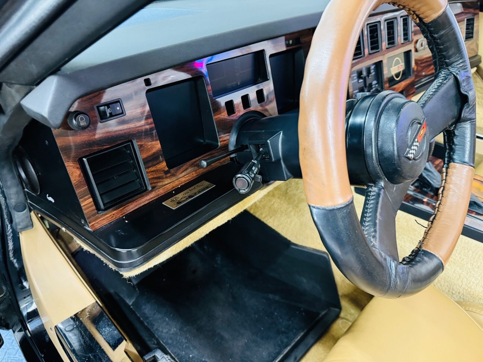 Chevrolet-Corvette-1986-Convertible-37