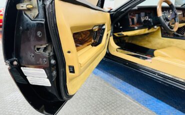 Chevrolet-Corvette-1986-Convertible-39