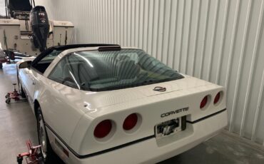Chevrolet-Corvette-1986-Coupe-1