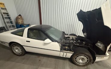 Chevrolet-Corvette-1986-Coupe-2