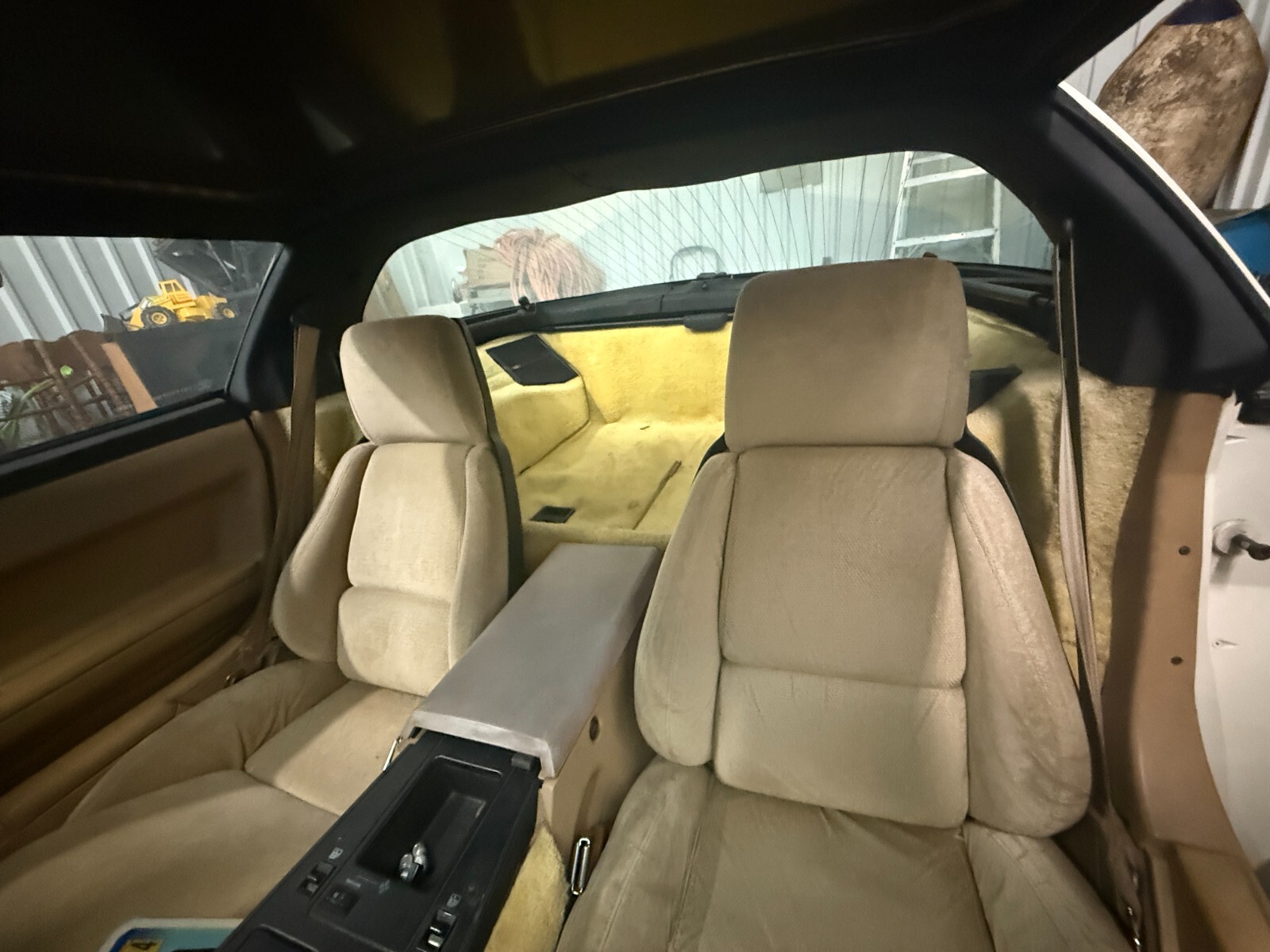 Chevrolet-Corvette-1986-Coupe-3