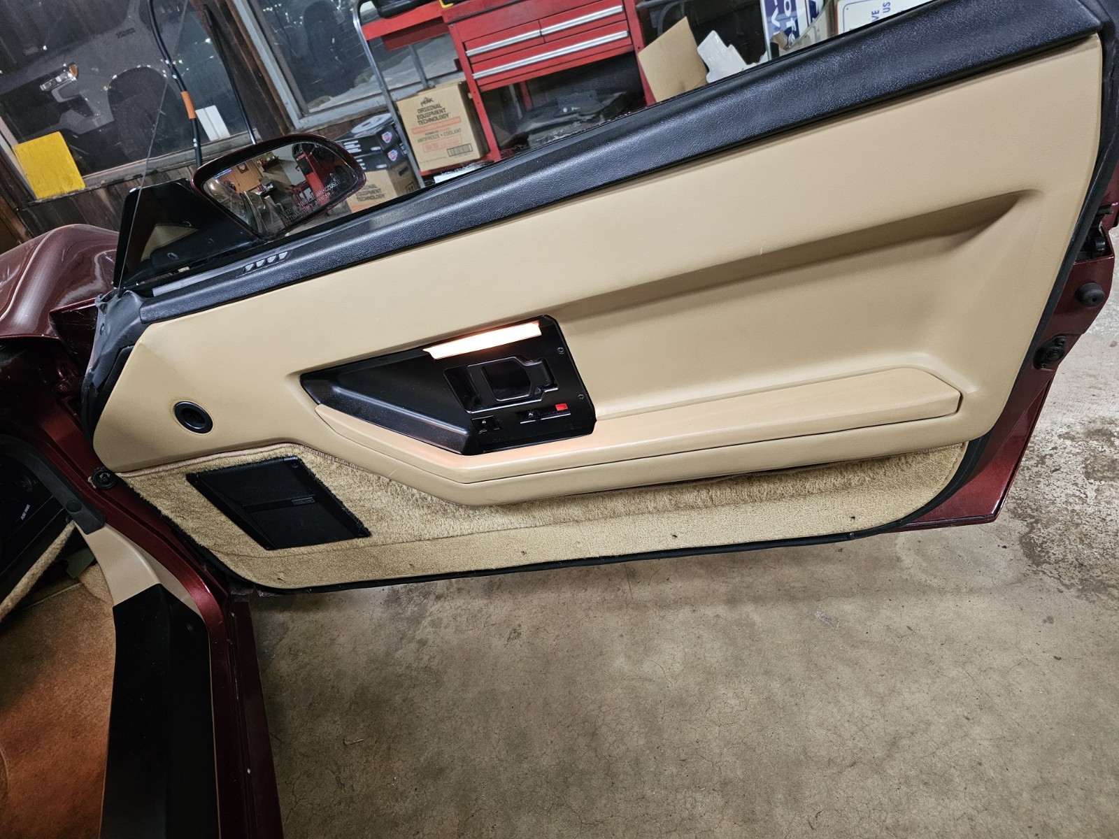 Chevrolet-Corvette-1987-Convertible-10