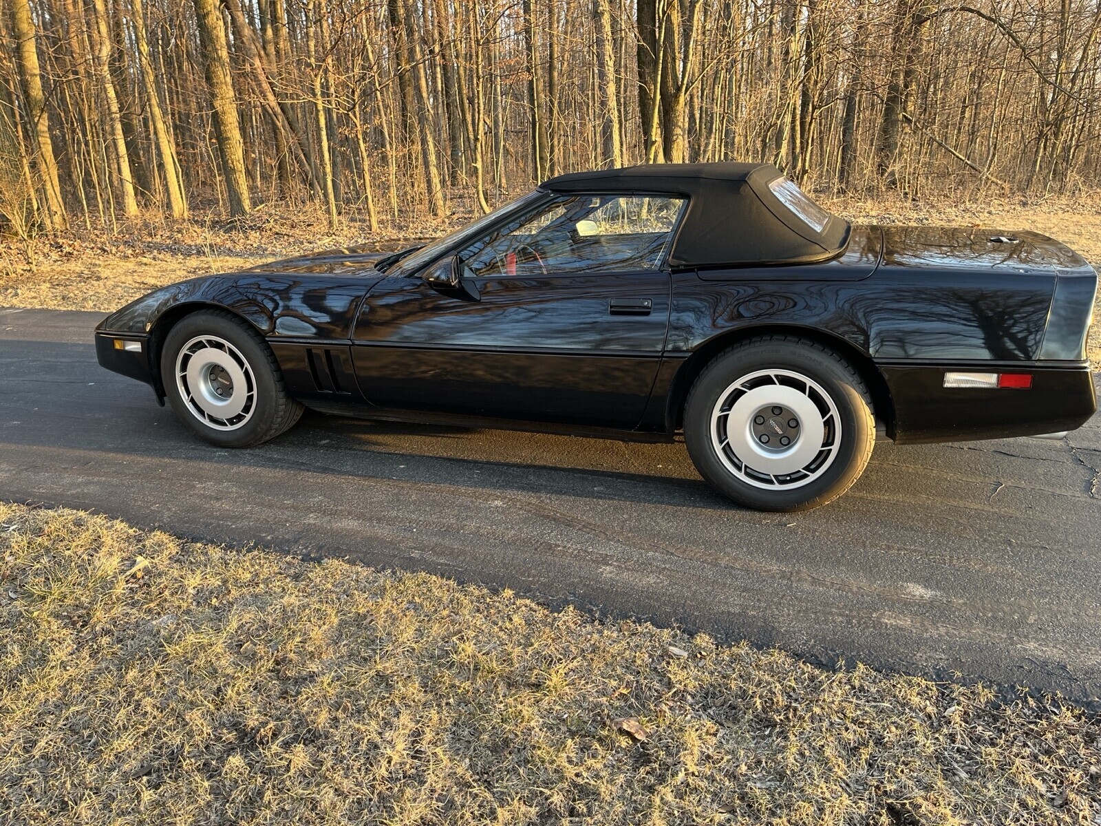 Chevrolet-Corvette-1987-Convertible-2