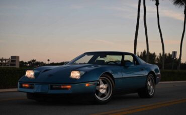 Chevrolet-Corvette-1987-Coupe-12