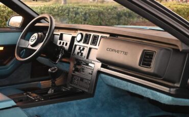 Chevrolet-Corvette-1987-Coupe-16