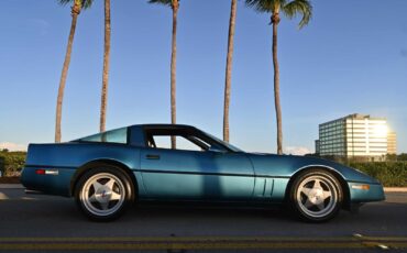 Chevrolet-Corvette-1987-Coupe-2