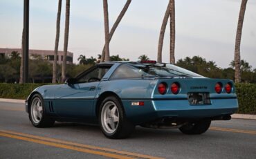 Chevrolet-Corvette-1987-Coupe-3