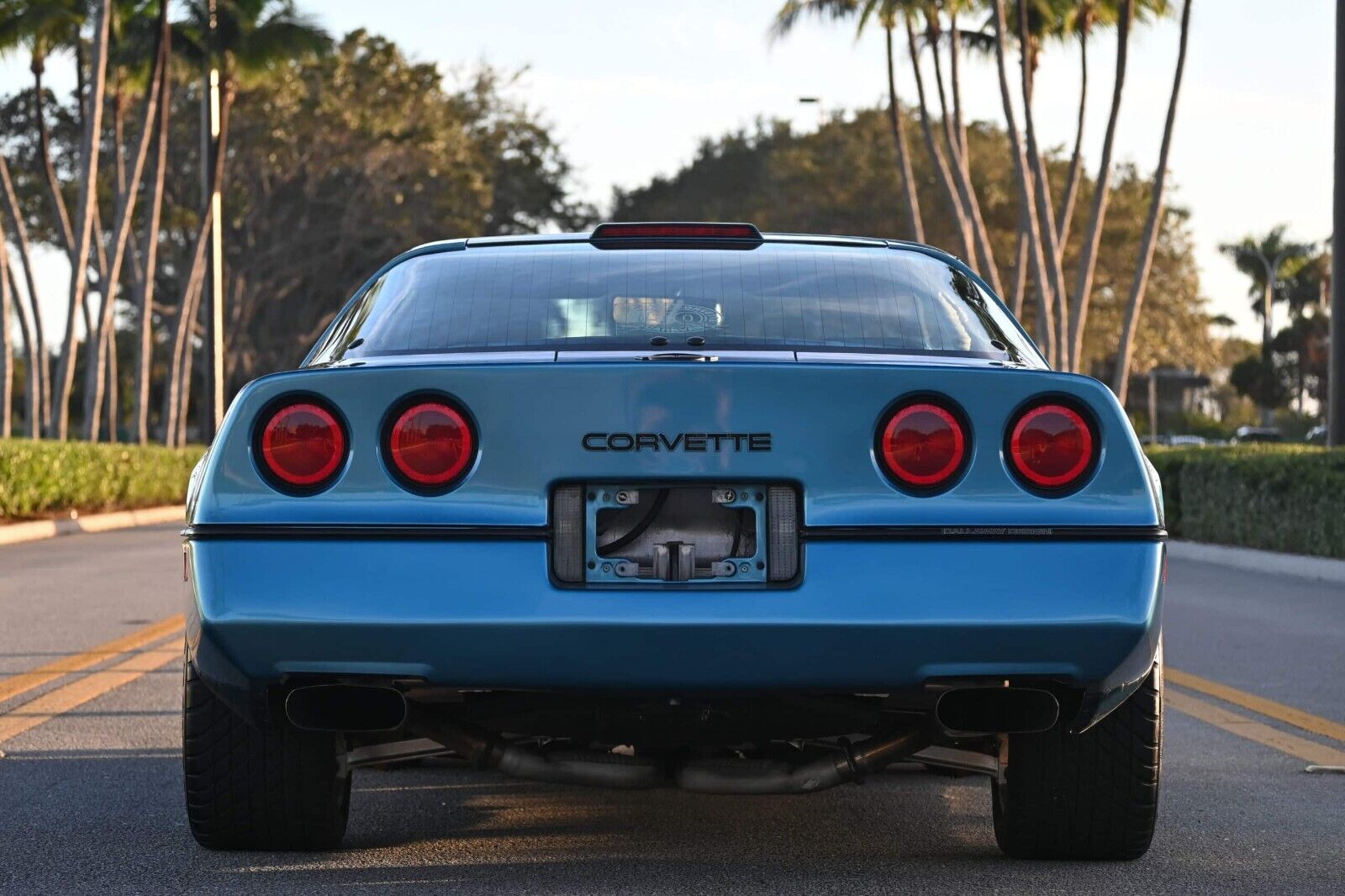 Chevrolet-Corvette-1987-Coupe-4