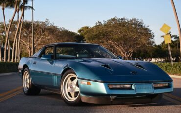 Chevrolet-Corvette-1987-Coupe-7