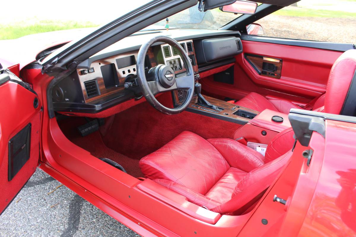 Chevrolet-Corvette-1987-red-1