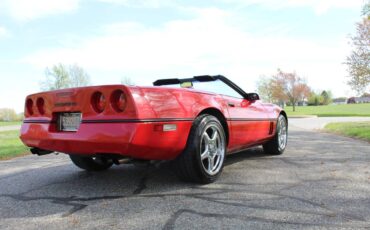 Chevrolet-Corvette-1987-red-15