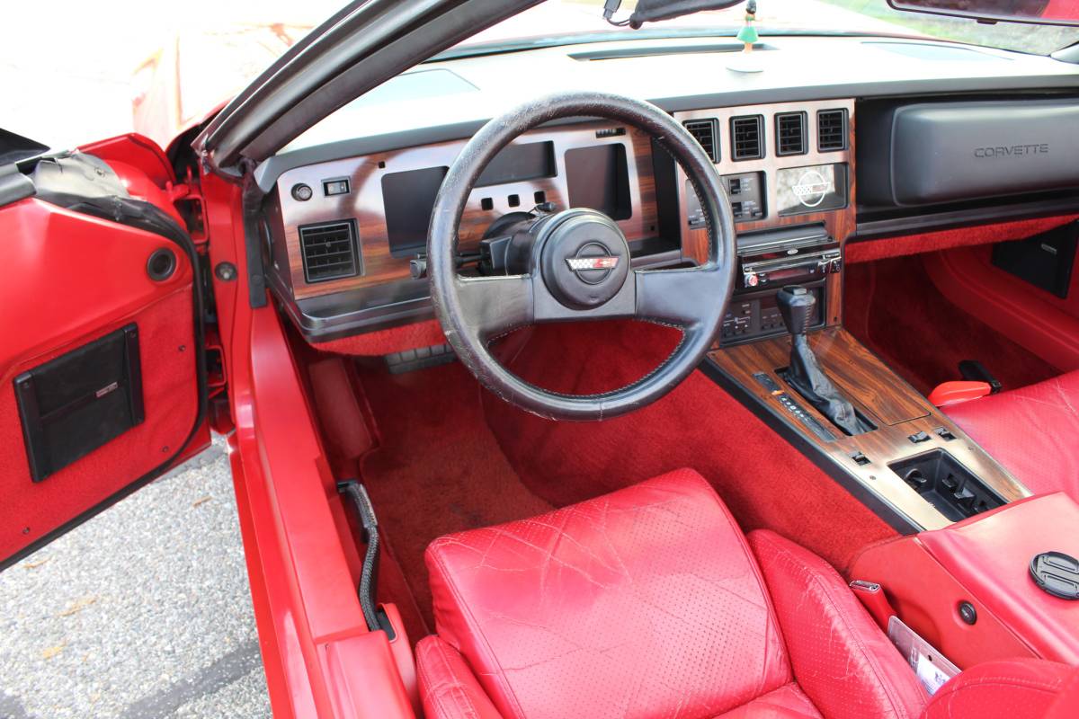 Chevrolet-Corvette-1987-red-2