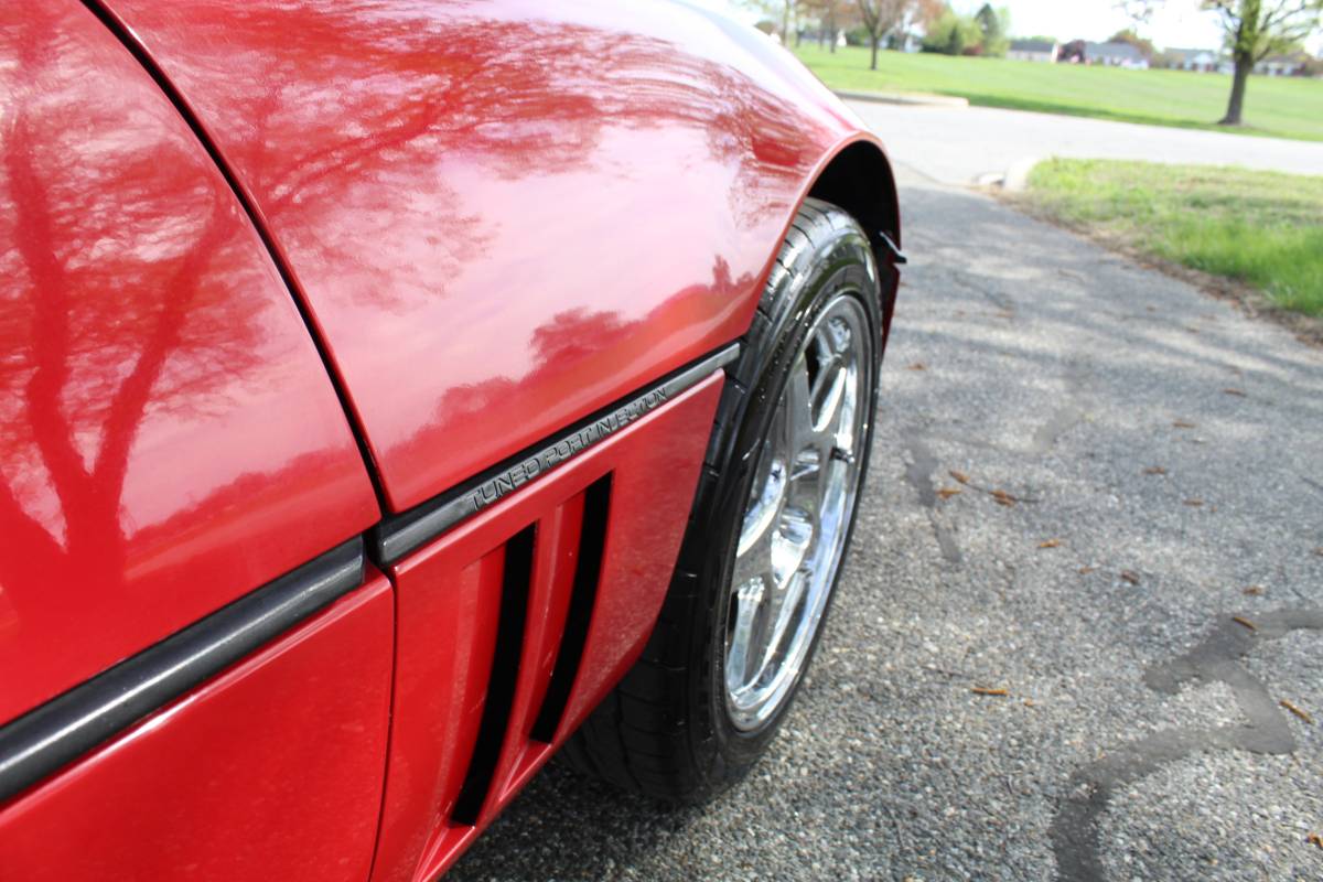 Chevrolet-Corvette-1987-red-6
