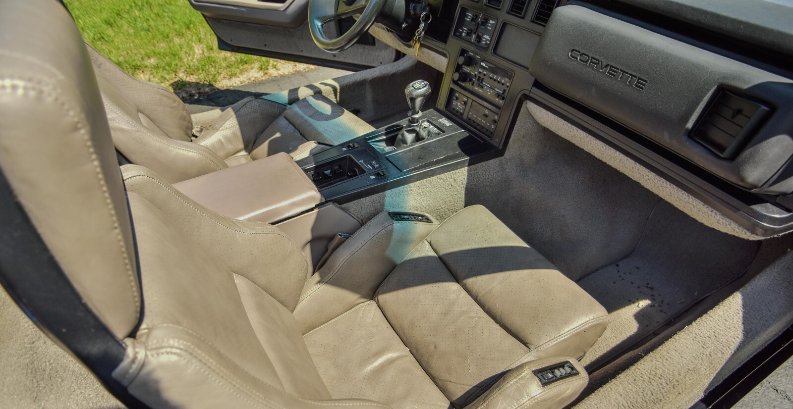 Chevrolet-Corvette-1988-Convertible-10