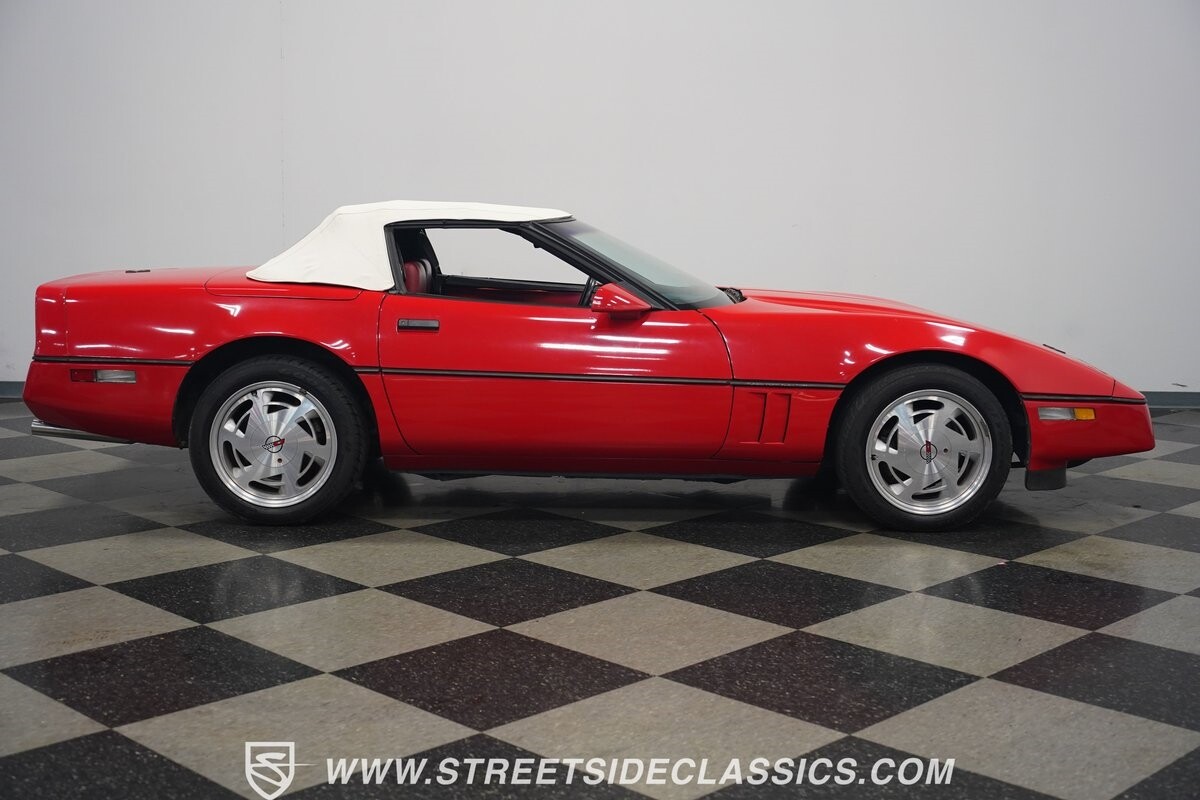 Chevrolet-Corvette-1988-Convertible-17