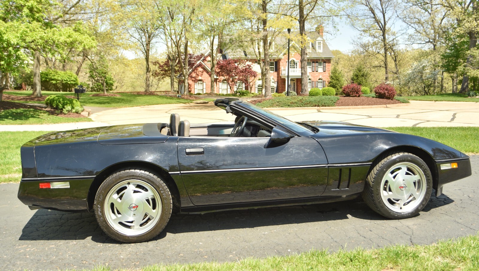 Chevrolet-Corvette-1988-Convertible-3
