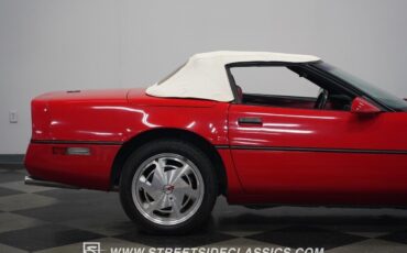 Chevrolet-Corvette-1988-Convertible-32