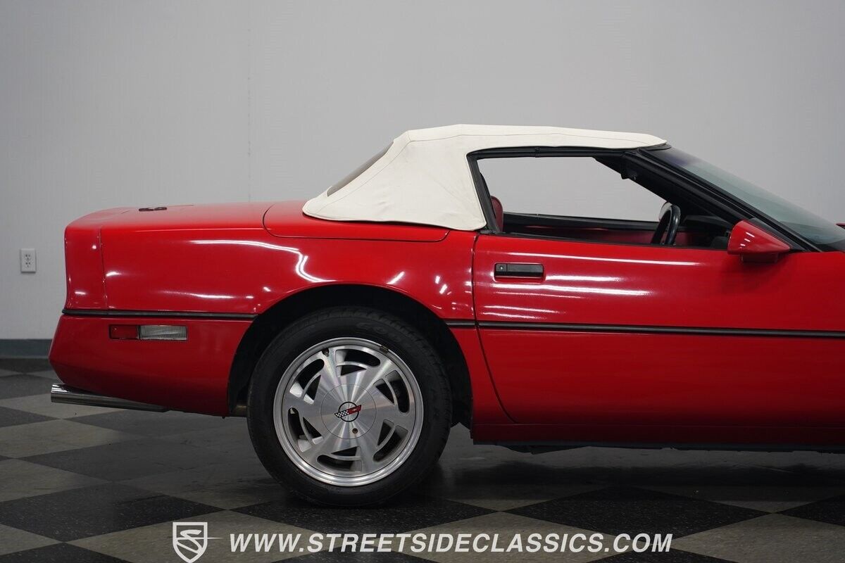 Chevrolet-Corvette-1988-Convertible-32