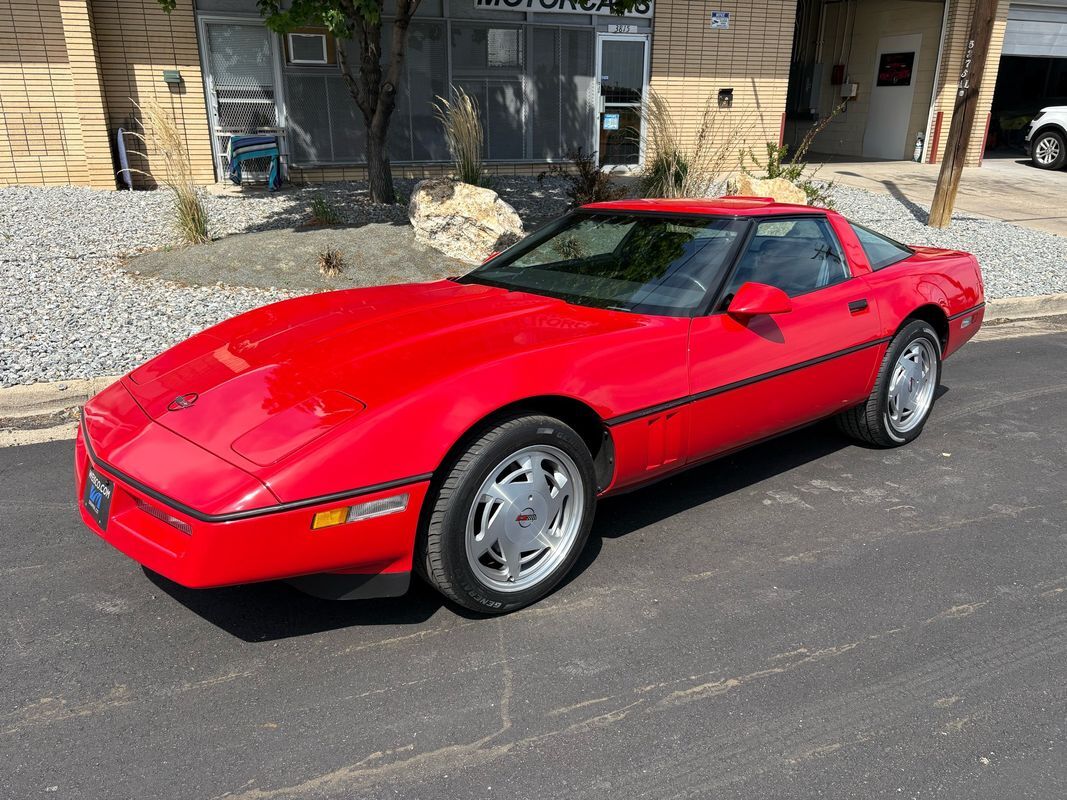 Chevrolet-Corvette-1989-10