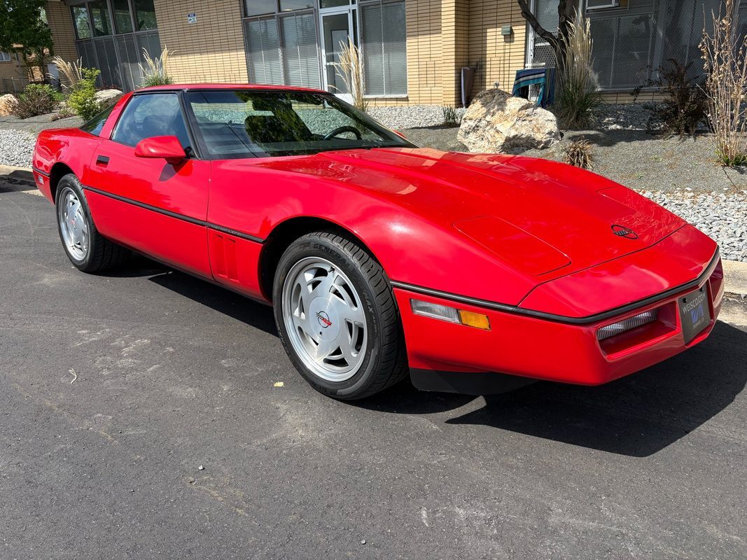 Chevrolet-Corvette-1989-21