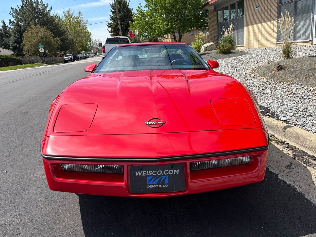 Chevrolet-Corvette-1989-23
