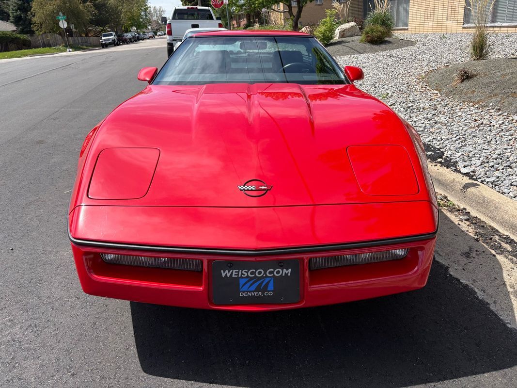 Chevrolet-Corvette-1989-24