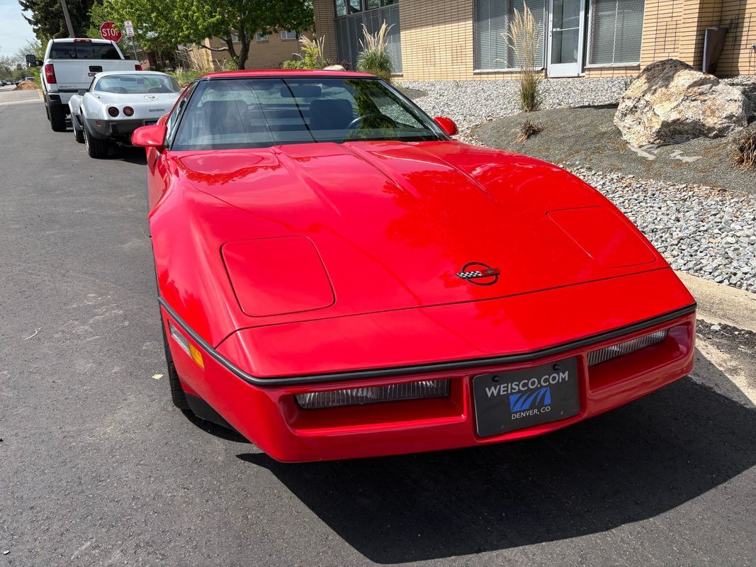 Chevrolet-Corvette-1989-25
