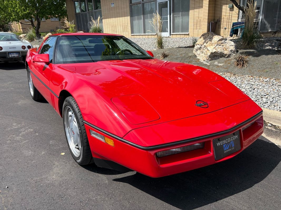 Chevrolet-Corvette-1989-28