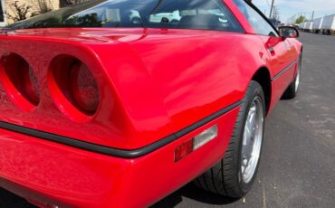 Chevrolet-Corvette-1989-30