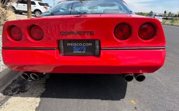 Chevrolet-Corvette-1989-32
