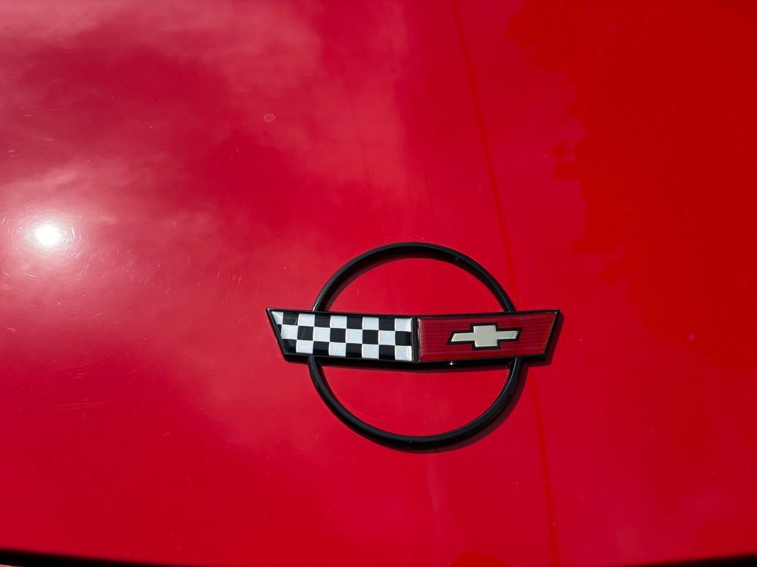 Chevrolet-Corvette-1989-38