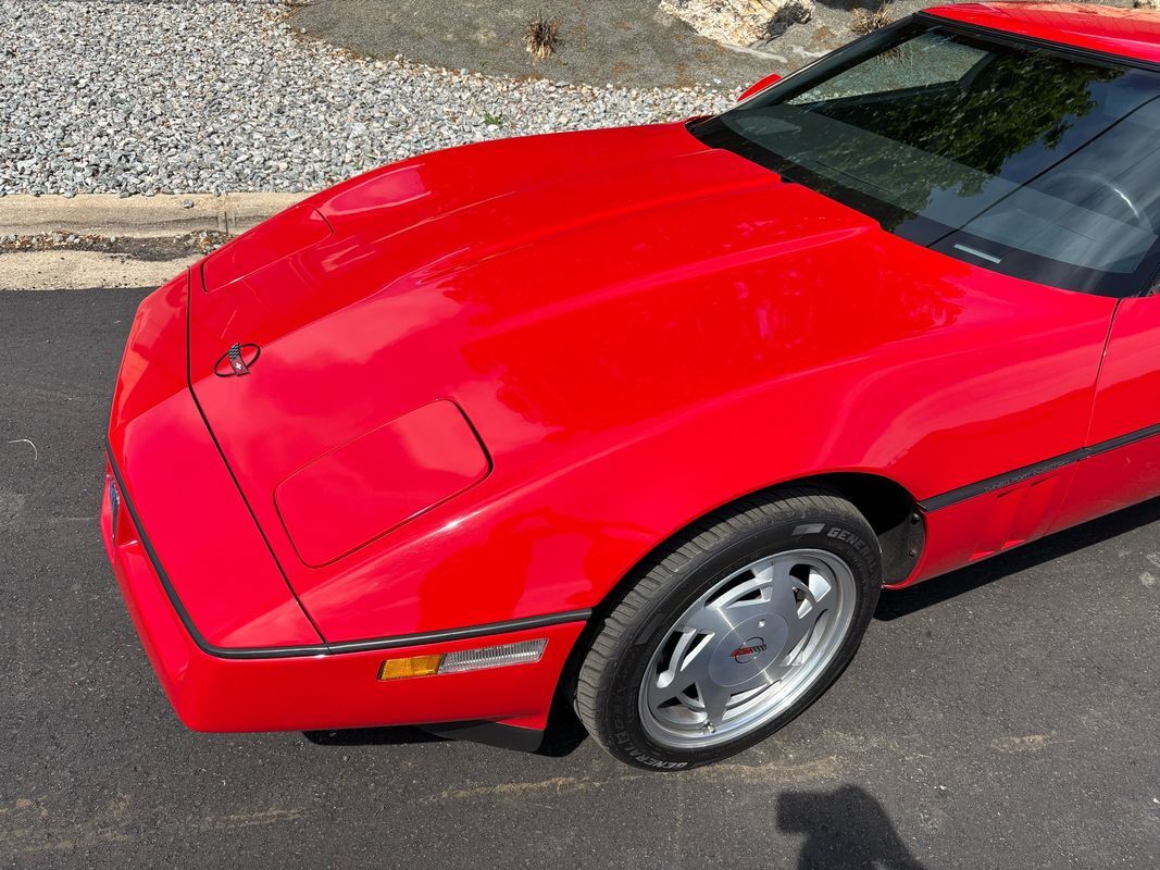 Chevrolet-Corvette-1989-39