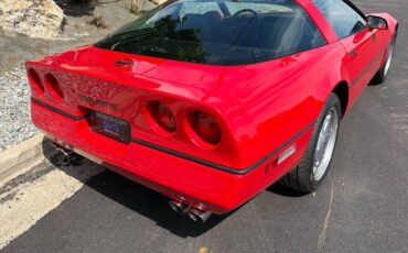 Chevrolet-Corvette-1989-4
