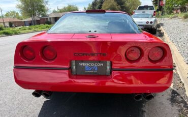 Chevrolet-Corvette-1989-5