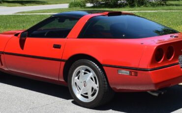 Chevrolet-Corvette-1989-Coupe-3