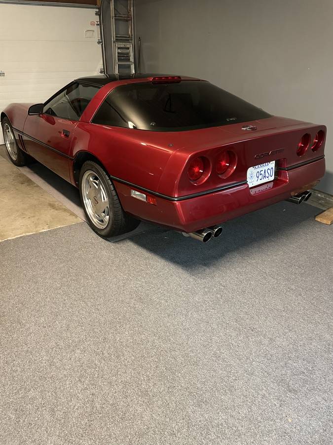 Chevrolet Corvette  1989 red