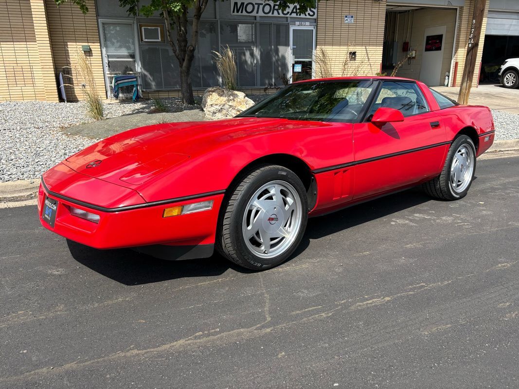 Chevrolet-Corvette-1989