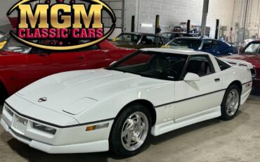 Chevrolet-Corvette-1990-Hatchback-1